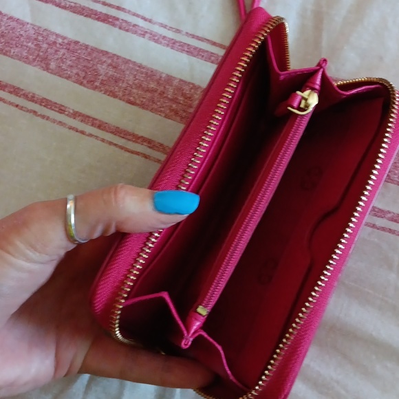 Tory Burch wristlet wallet - Picture 2 of 3